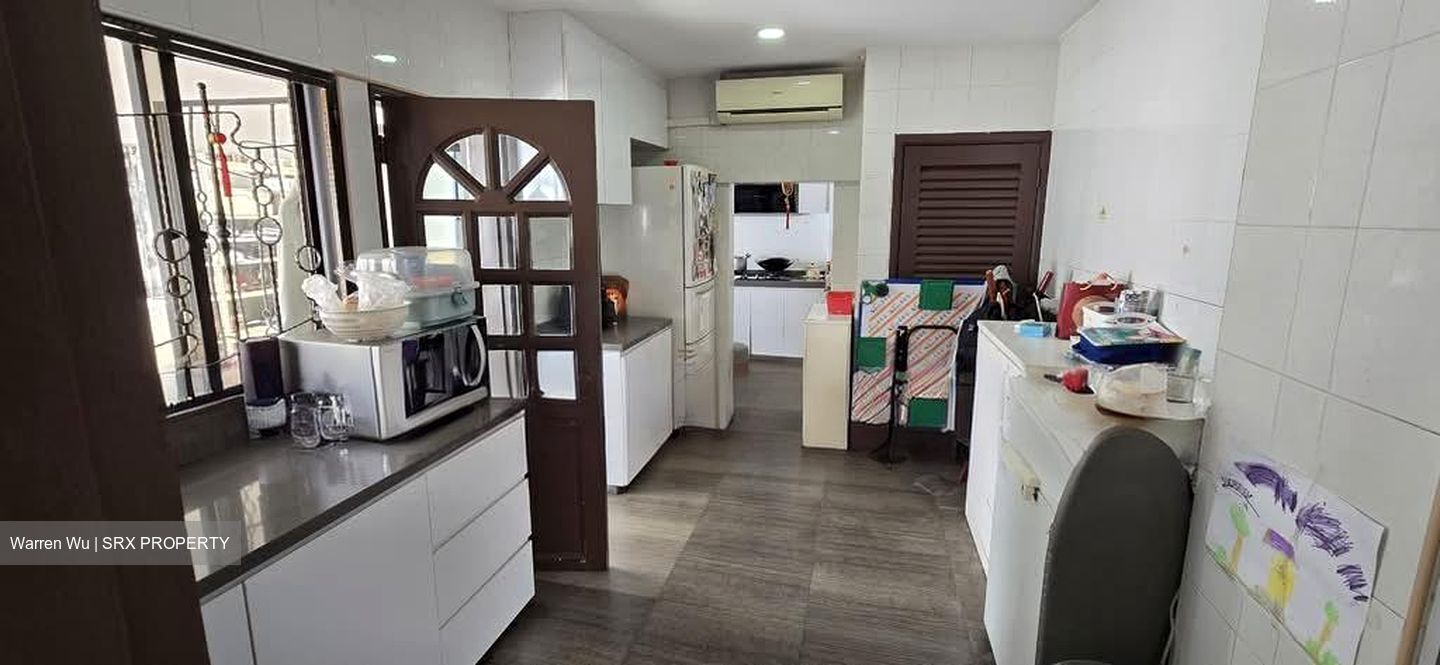 Simon Walk (D19), Terrace #551845051